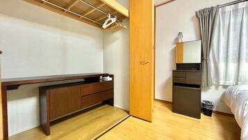 2 Schlafzimmer, Schreibtisch, Bügeleisen/Bügelbrett, kostenloses WLAN