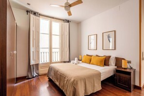 3 quartos, ferros/tábuas de passar roupa, Wi-Fi, roupa de cama