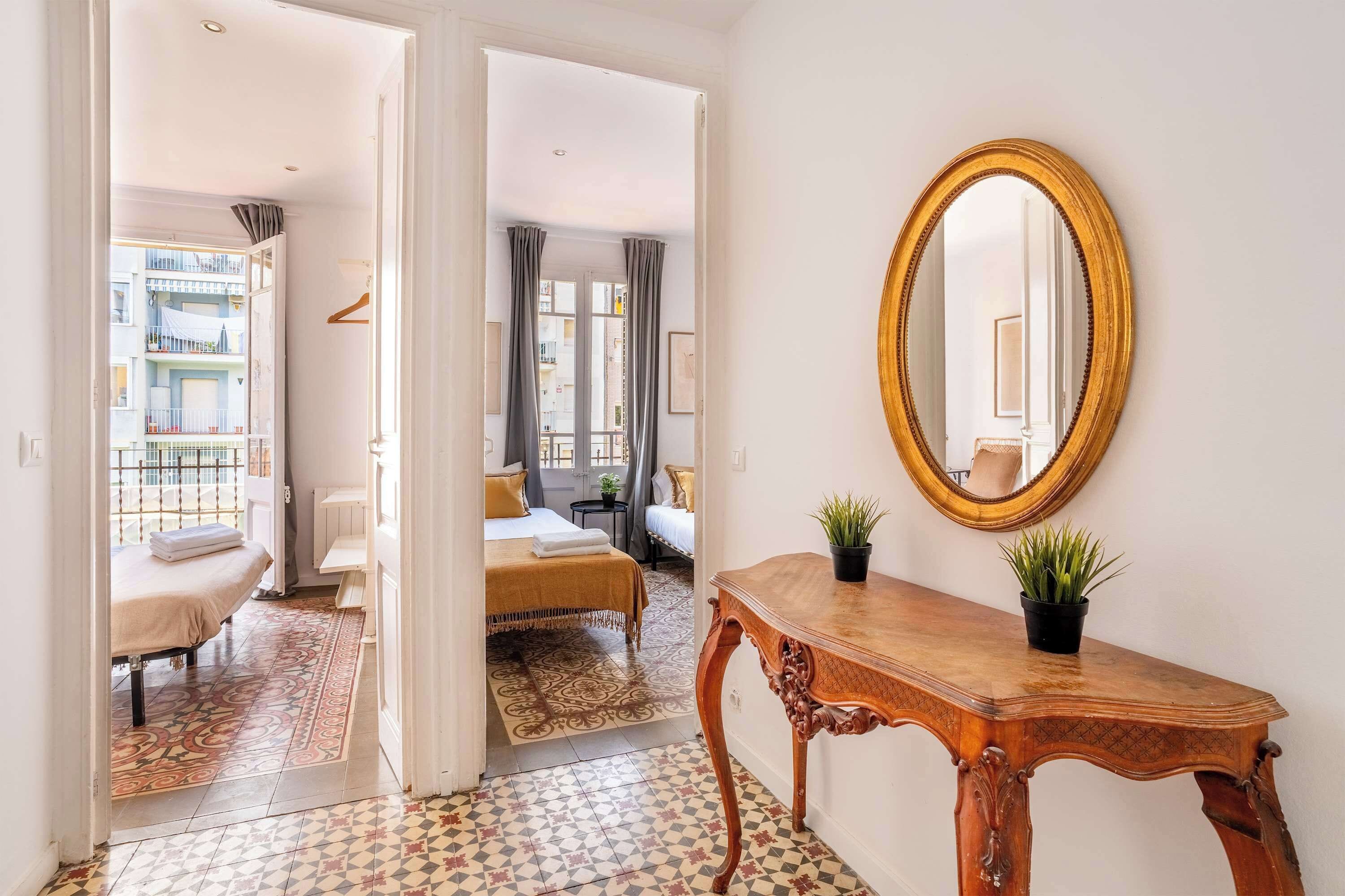 4 Schlafzimmer, Schreibtisch, Bügeleisen/Bügelbrett, WLAN