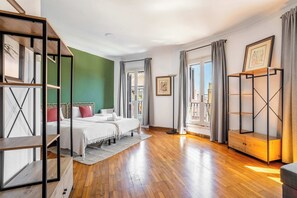 Unclassified image, 2 of 29, button