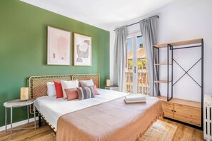 6 bedrooms, desk, iron/ironing board, WiFi - Paseo de Gracia huge apartment for 15 guests (Barcelona)