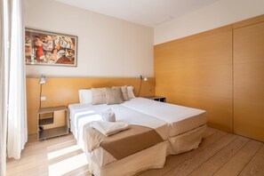3 bedrooms, desk, iron/ironing board, WiFi
