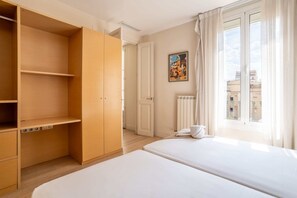 3 chambres, bureau, fer et planche à repasser, Wi-Fi