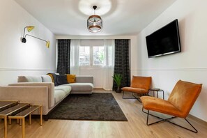 Télévision à écran plat, espaces bureaux