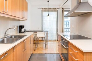 Fridge, microwave, oven, stovetop