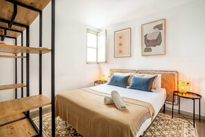 2 bedrooms, desk, iron/ironing board, WiFi - Modernist and Comfortable flat - Casa de Flor (Barcelona)