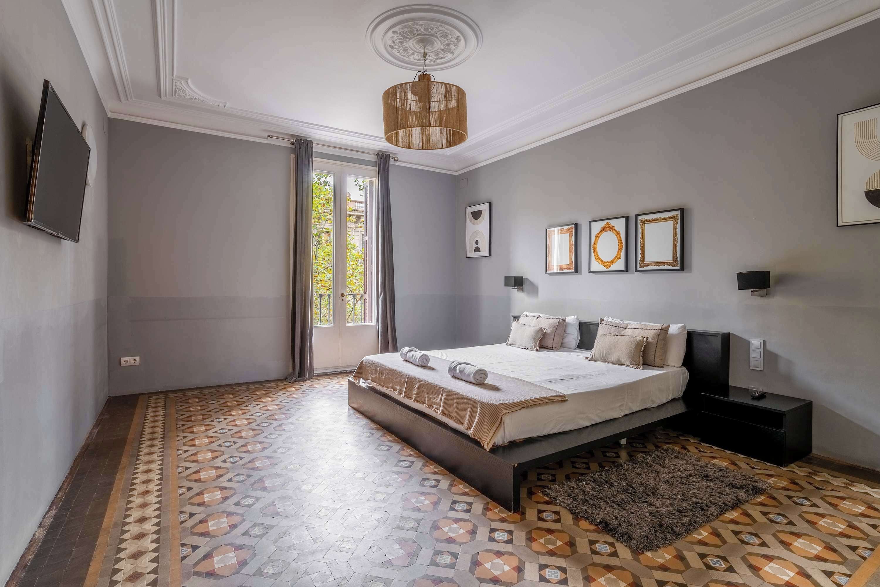 3 soverom, skrivebord, strykejern/-brett og wi-fi