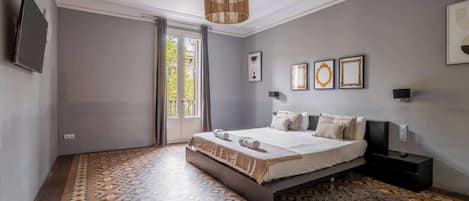 3 habitaciones, escritorio, tabla de planchar con plancha y wifi