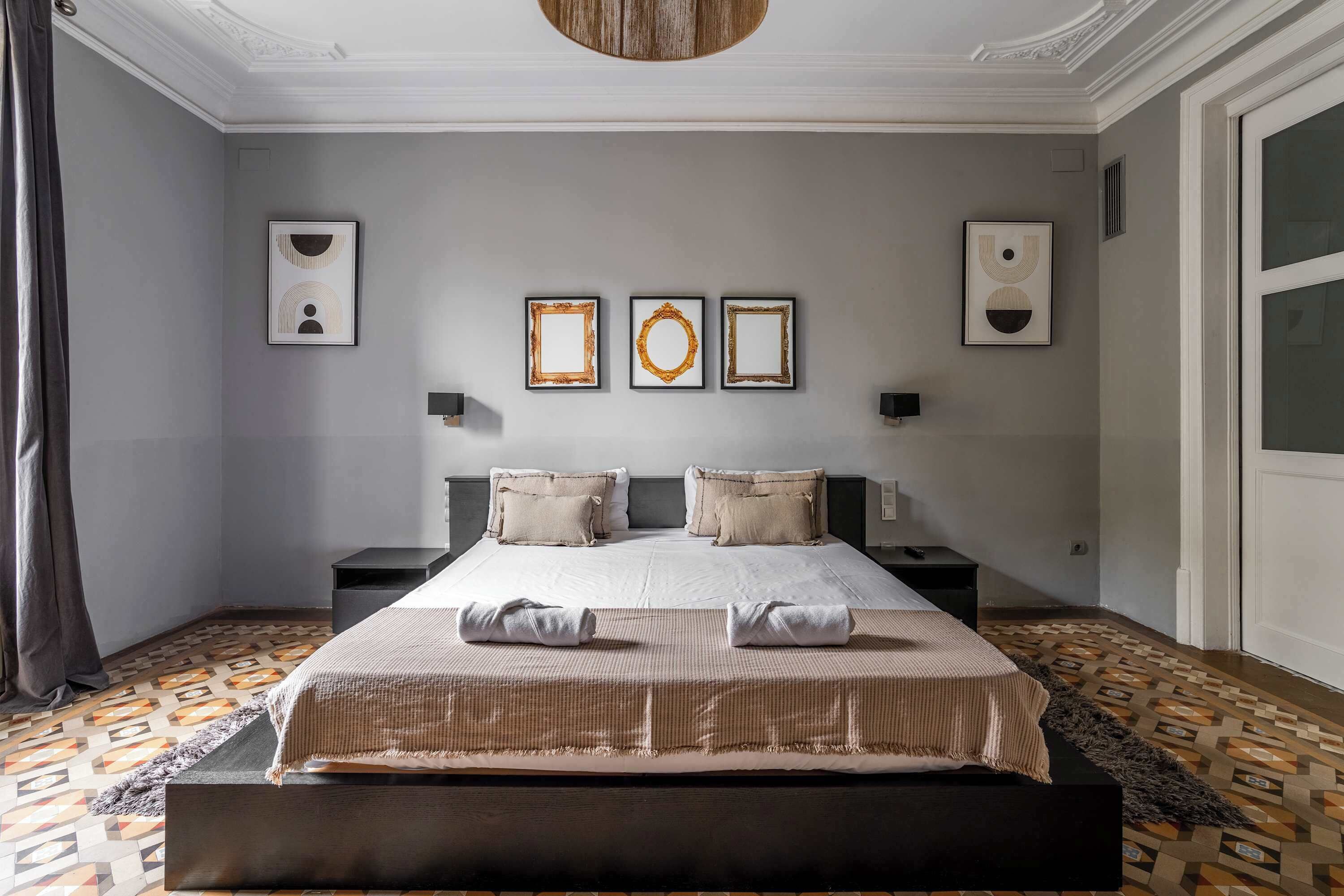 3 Schlafzimmer, Schreibtisch, Bügeleisen/Bügelbrett, WLAN