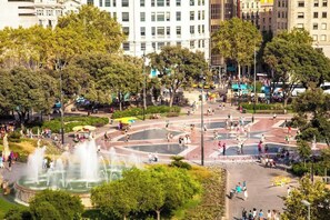 Unclassified image, 5 of 25, button