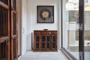 Interior - Classy 3BD - 2.5BTH with private patio in Eixample (Barcelona)