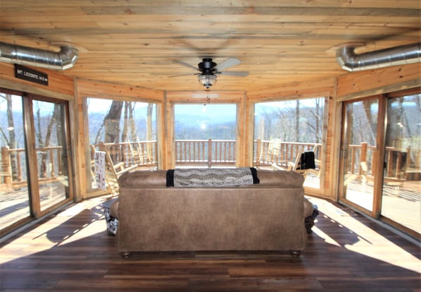 TV, books - Smokey Mountain Dreamers (Gatlinburg)