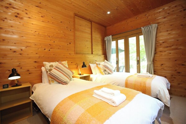 2 bedrooms, iron/ironing board, free WiFi, bed sheets - Hinoki Cabin Hakuba 1 2LDK 4person rental villa / Kitaazumi-gun Nagano (Kitaazumi-gun)