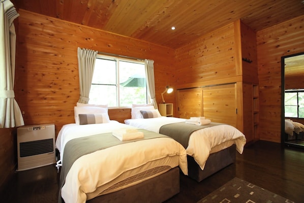 2 室のベッドルーム、アイロン / アイロン台、WiFi (無料)、ベッドシーツ