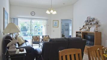 House, 3 Bedrooms | Living area | TV