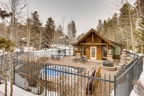 Condo, 2 Bedrooms | Exterior