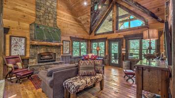 House, 3 Bedrooms | Living room