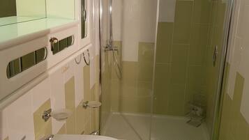 Doccia, articoli per l'igiene personale ecosostenibili, asciugacapelli