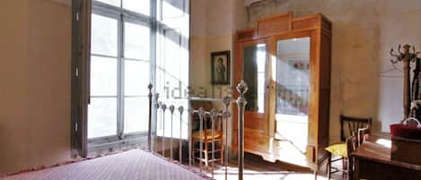 4 Schlafzimmer, Schreibtisch, BĂŒgeleisen/BĂŒgelbrett, kostenloses WLAN
