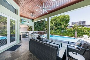 Terrace/patio - PACK YOUR BAGS FOR THE ATLANTIC BEACH HOUSE WHERE YOU CAN HAVE IT ALL ! (Fort Lauderdale)