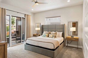 5 Schlafzimmer, Schreibtisch, Bügeleisen/Bügelbrett, Reisekinderbett