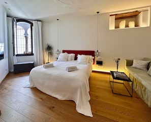 Egyptian cotton sheets, premium bedding, down duvets, memory-foam beds -  Hotel Boutique La Ermita Suites, The Only officially designated "Monument Hotel" in Córdoba (Córdoba)