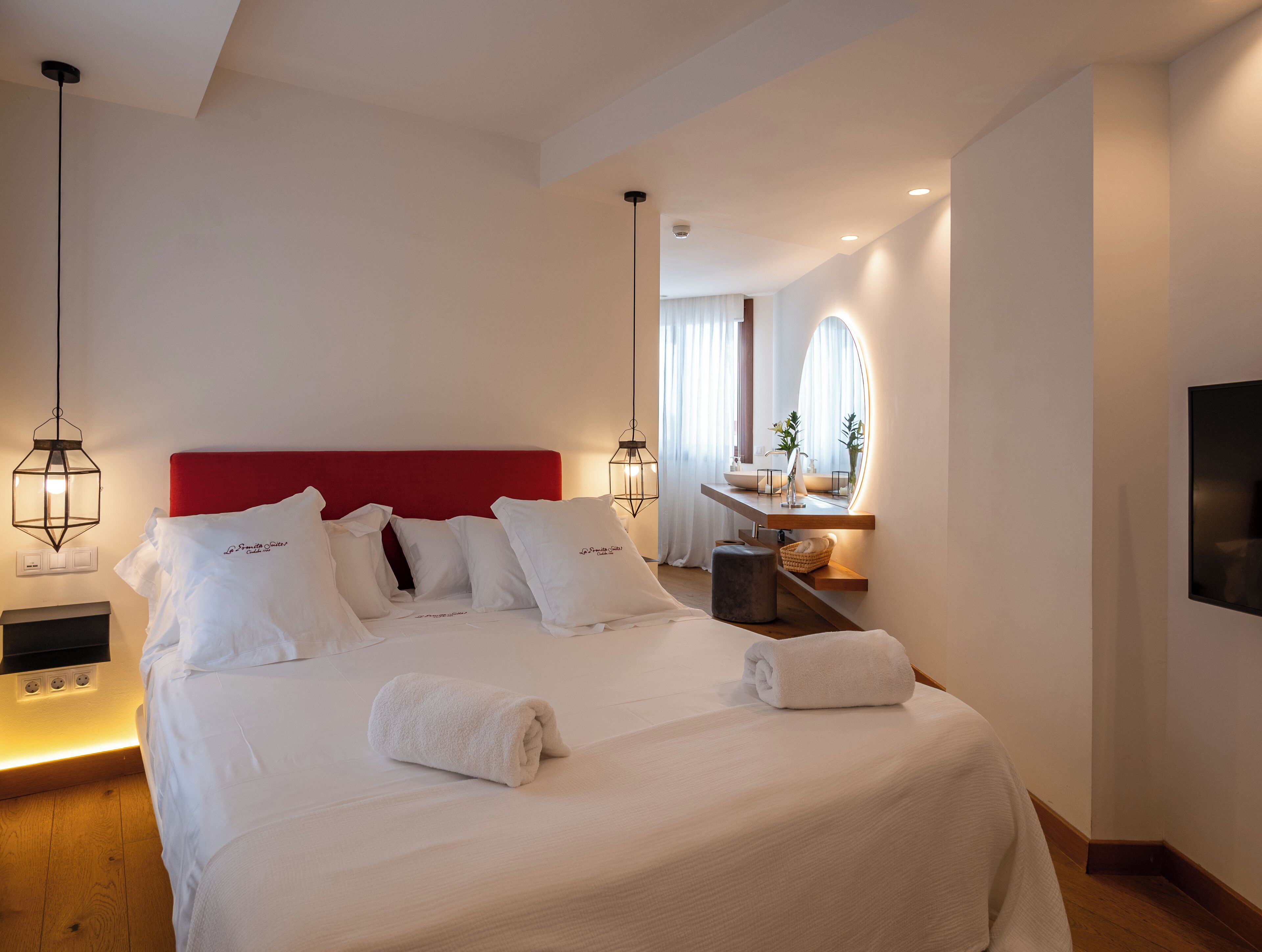 Penthouse with private terrace and views | Egyptian cotton sheets, premium bedding, down comforters
