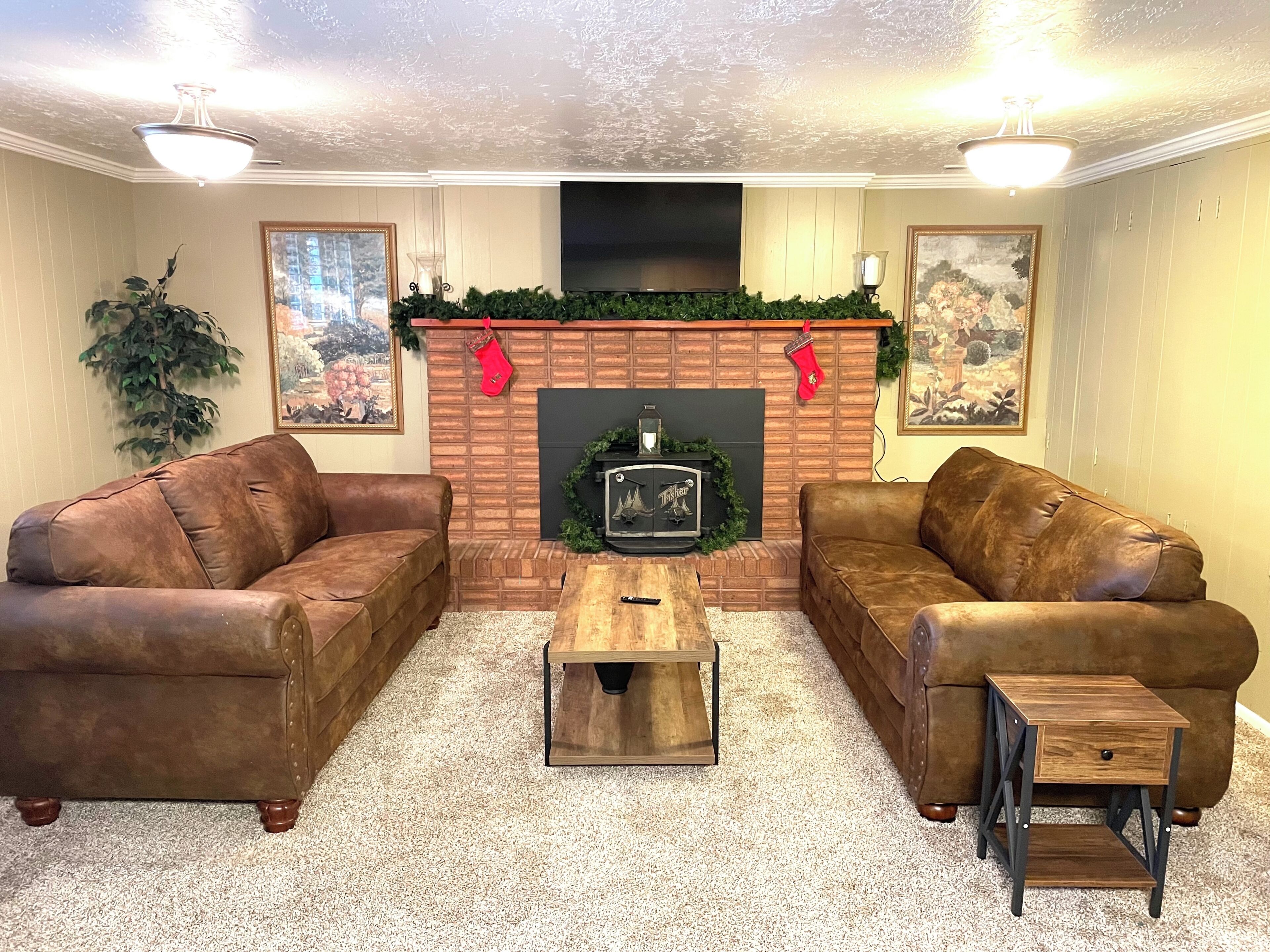Smart TV, fireplace
