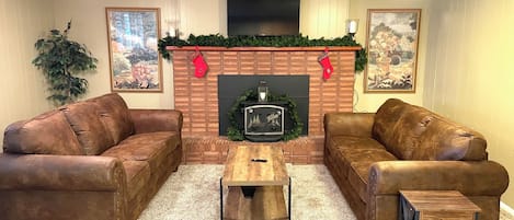 Smart TV, fireplace