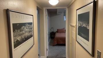 3 bedrooms, desk, iron/ironing board, WiFi