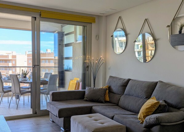 TV - Green Hills Getaway Apart with Pools & Spa  EB7 (Orihuela)