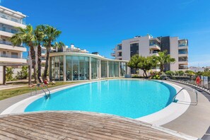 Indoor pool - Green Hills Getaway Apart with Pools & Spa  EB7 (Orihuela)