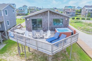 Terrace/patio - Oceanfront Dog Friendly Home w/ Hot Tub, Smart TVs, Community Walkway to Beach (Hatteras)