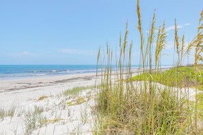 Am Strand, Liegestühle, Strandtücher