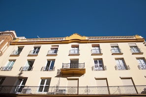 Exterior - Tetuan 4I - Two Bedroom Apartment, Sleeps 6 (Sevilla)