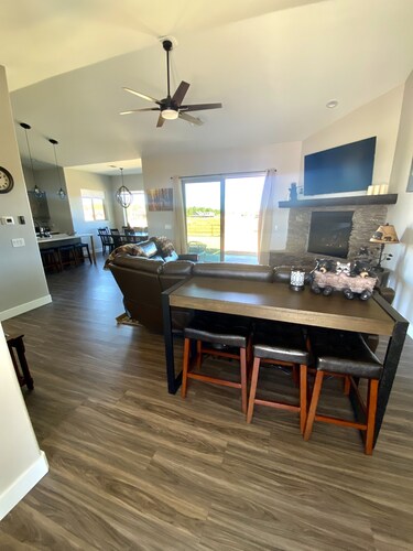 *** Double MASTER Cabin *** Walk to Lake and Golf Course