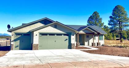 *** Double MASTER Cabin *** Walk to Lake and Golf Course