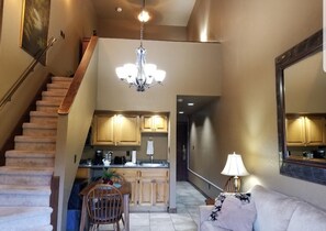 Smart-TV, peis, DVD-spiller og fotballspill