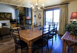Dining - Epic Mountain Views! 2 Miles North of Purgatory! Heated Pool ! (Durango)
