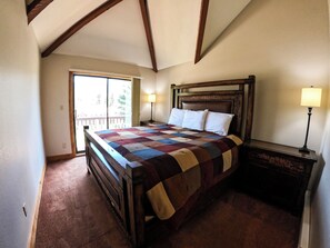 3 bedrooms, free WiFi, bed sheets - Amazing Mountain Views! 2 Miles North of Purgatory! Heated Pool ! (Durango)