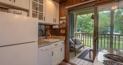 |"Beary Relaxing Suite"| Access to Rumbling Bald Amenities! ☆HUGE winter dscnt!☆