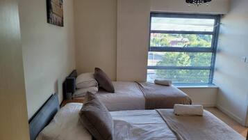2 bedrooms, iron/ironing board, WiFi, bed sheets