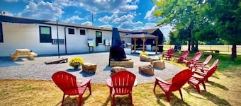 The Bike Inn #1, Devils Den Double Suite