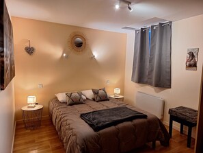 3 chambres, fer et planche à repasser, Wi-Fi gratuit