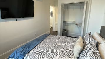 3 slaapkamers, een strijkplank/strijkijzer, wifi, beddengoed