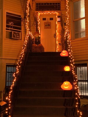 Interior - <br> Beautiful Jersey City Mid-Century Apt near NYC (Jersey City)