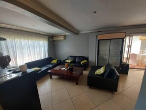 Télévision de 50 pouces avec chaînes numériques, iPad, Netflix