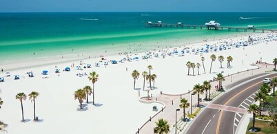 NEW Steps to Downtown • 7 Mins to Beach + Parking