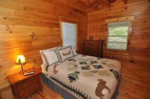 4 bedrooms, iron/ironing board, travel cot, free WiFi - Experience mountain living at The Fiddlers Green (Bryson City)
