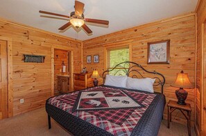 3 bedrooms, iron/ironing board, free WiFi, bed sheets - Serenity Comes with a View — Welcome to “Peace of the Mountain” (Bryson City)